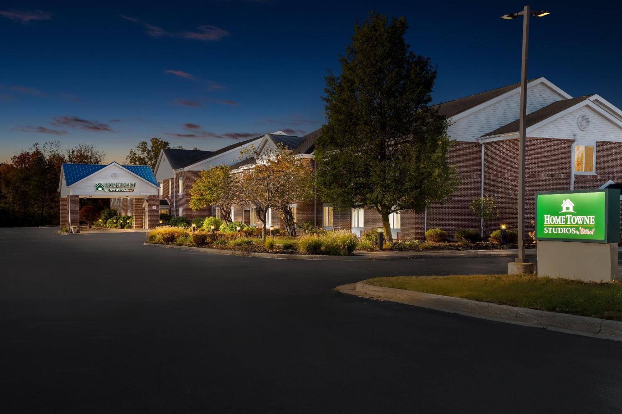 Hometowne Studios By Red Roof East Lansing - Okemos Exterior foto